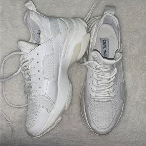 White Steve Madden Arelle sneakers